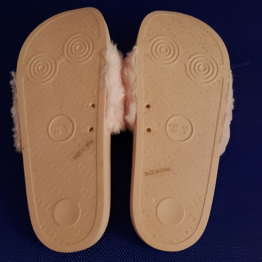 Pink Faux Fur Slide Slippers, Various Sizes *NWB* - Picture 2 of 4
